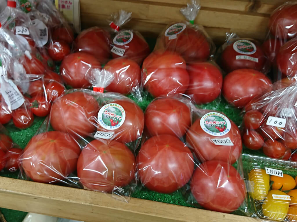 日野市産のひの樽トマトの普通サイズ