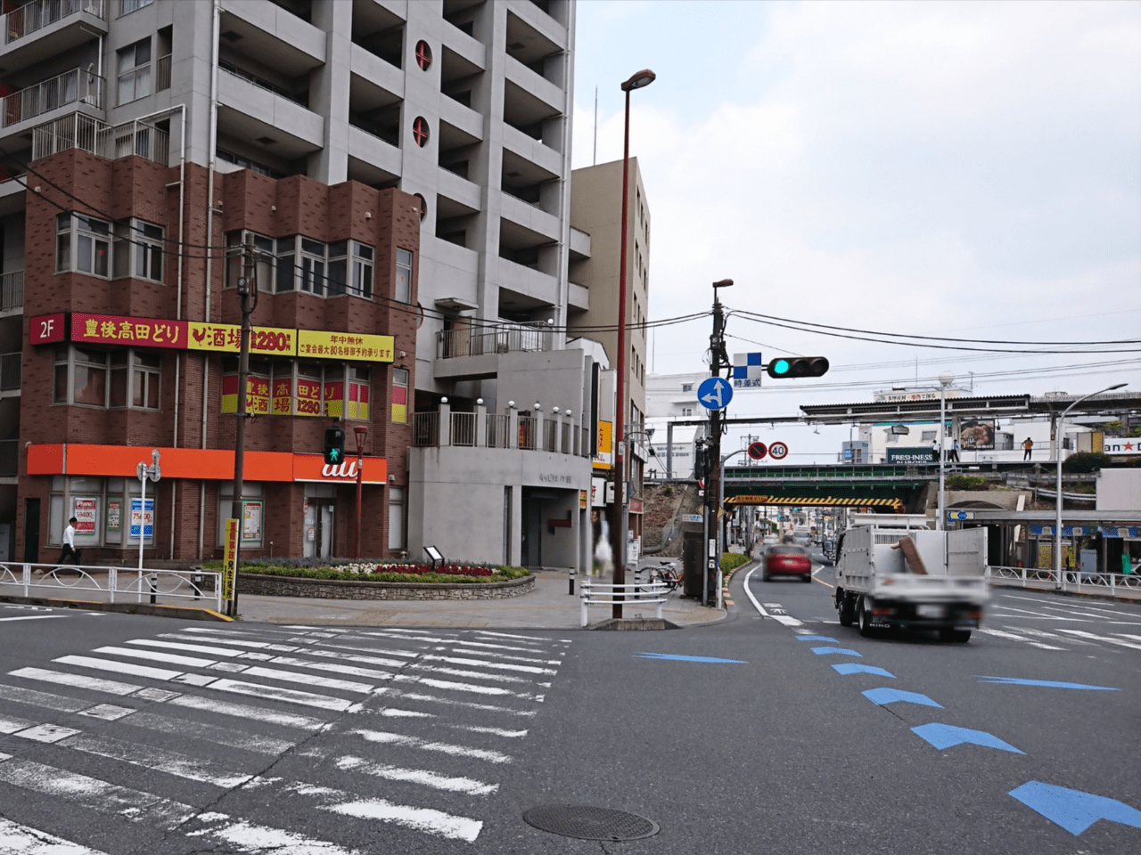 日野駅北の交差点