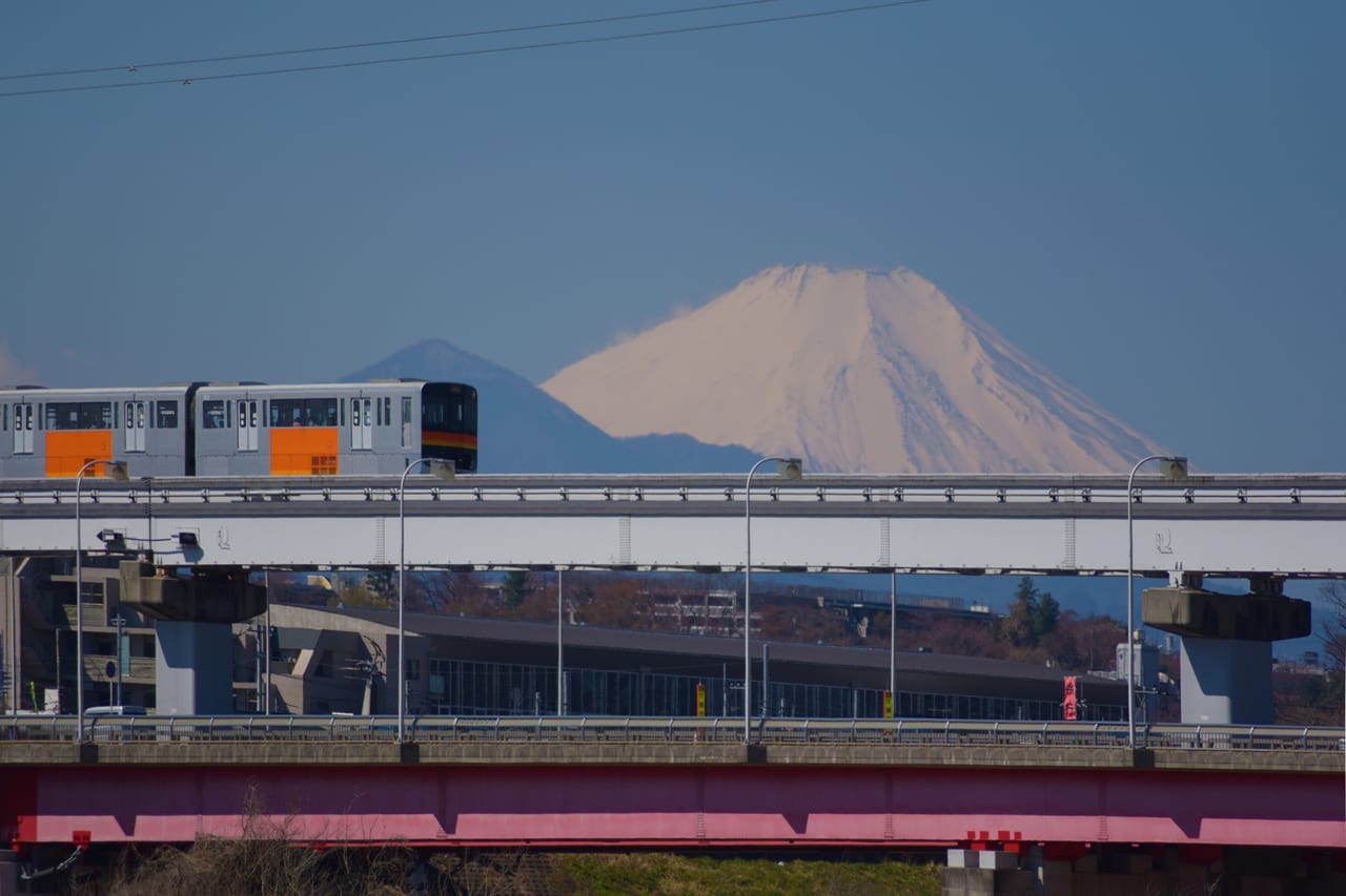 富士山とモノレール