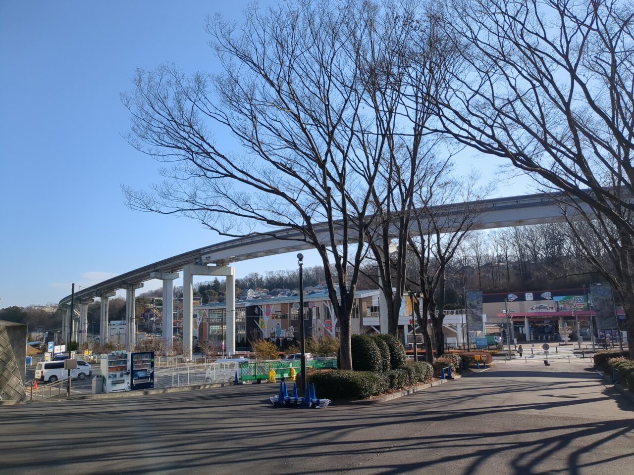 多摩モノレール　多摩動物公園
