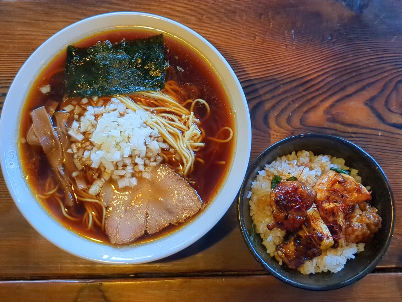 八王子ラーメン　あじたつ