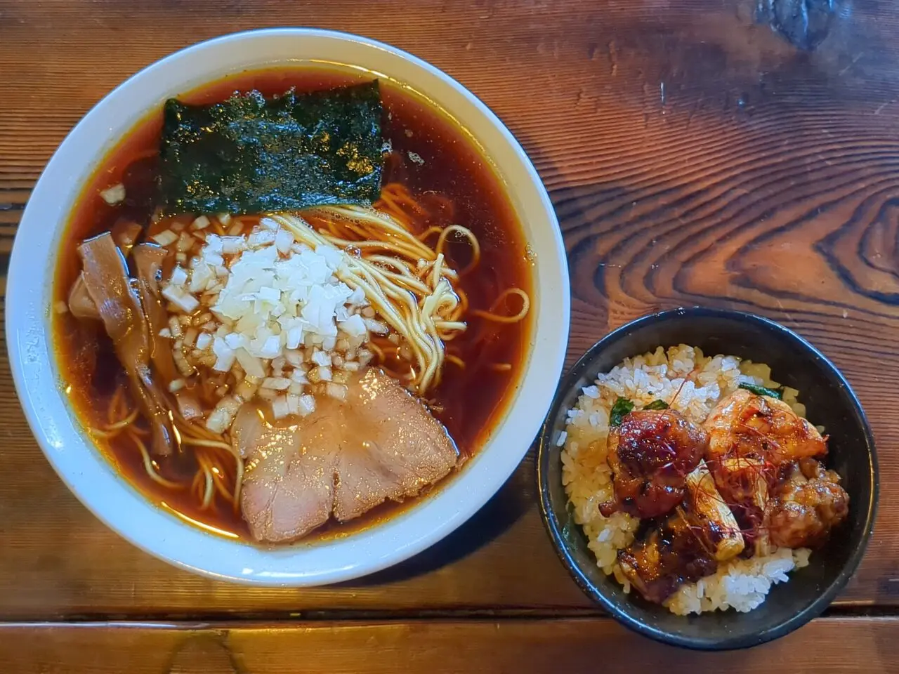 八王子ラーメン　あじたつ