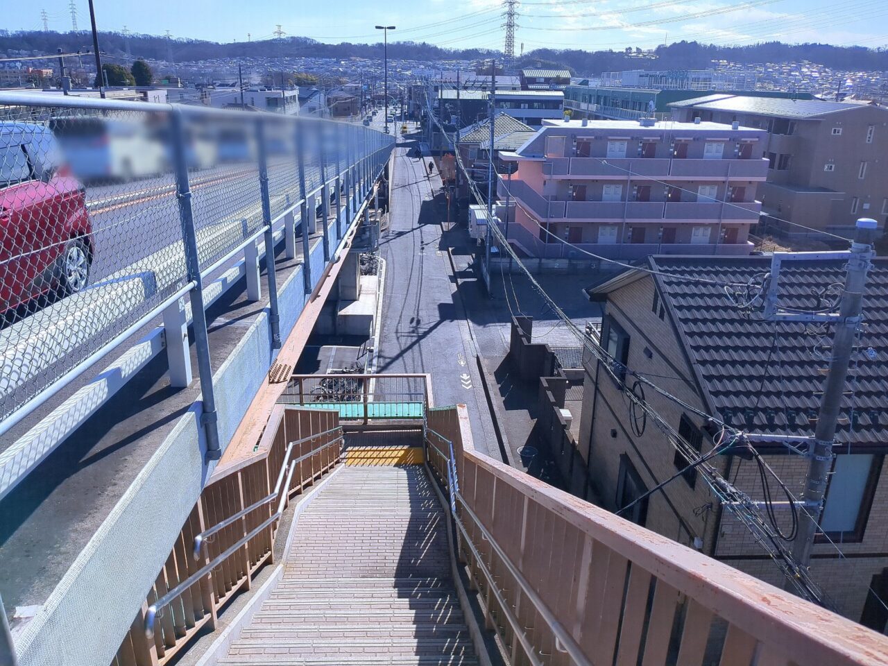 高架下　電線トラブル