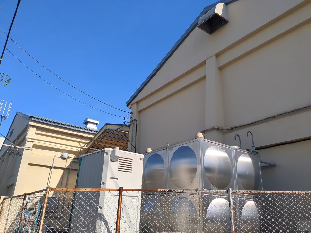 古着卸倉庫 DOCK